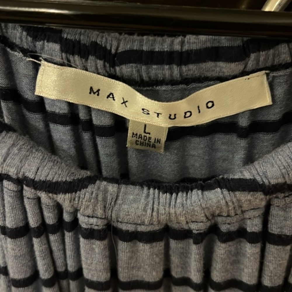 Max Studio Halter Top - Picture 3 of 7